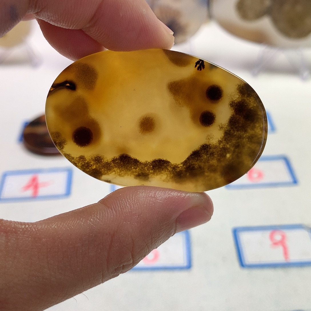 万***罗未镶嵌玛瑙/玉髓珠宝半成品