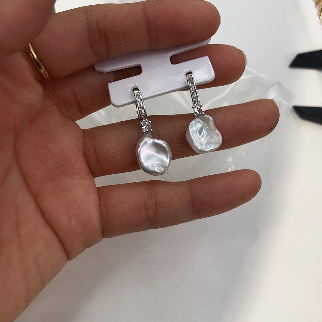 淡水珍珠合金耳饰