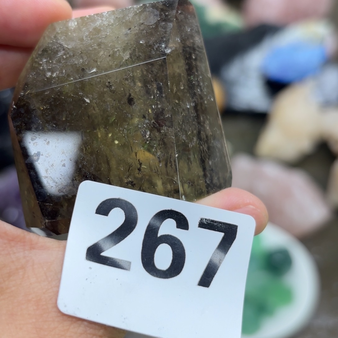 未镶嵌水晶大型摆件（非配饰）