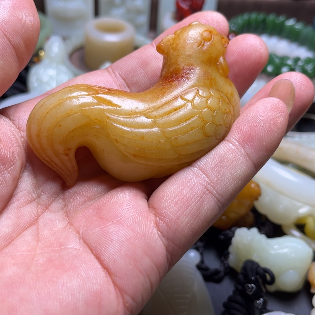 彪***哥颈饰未镶嵌和田玉