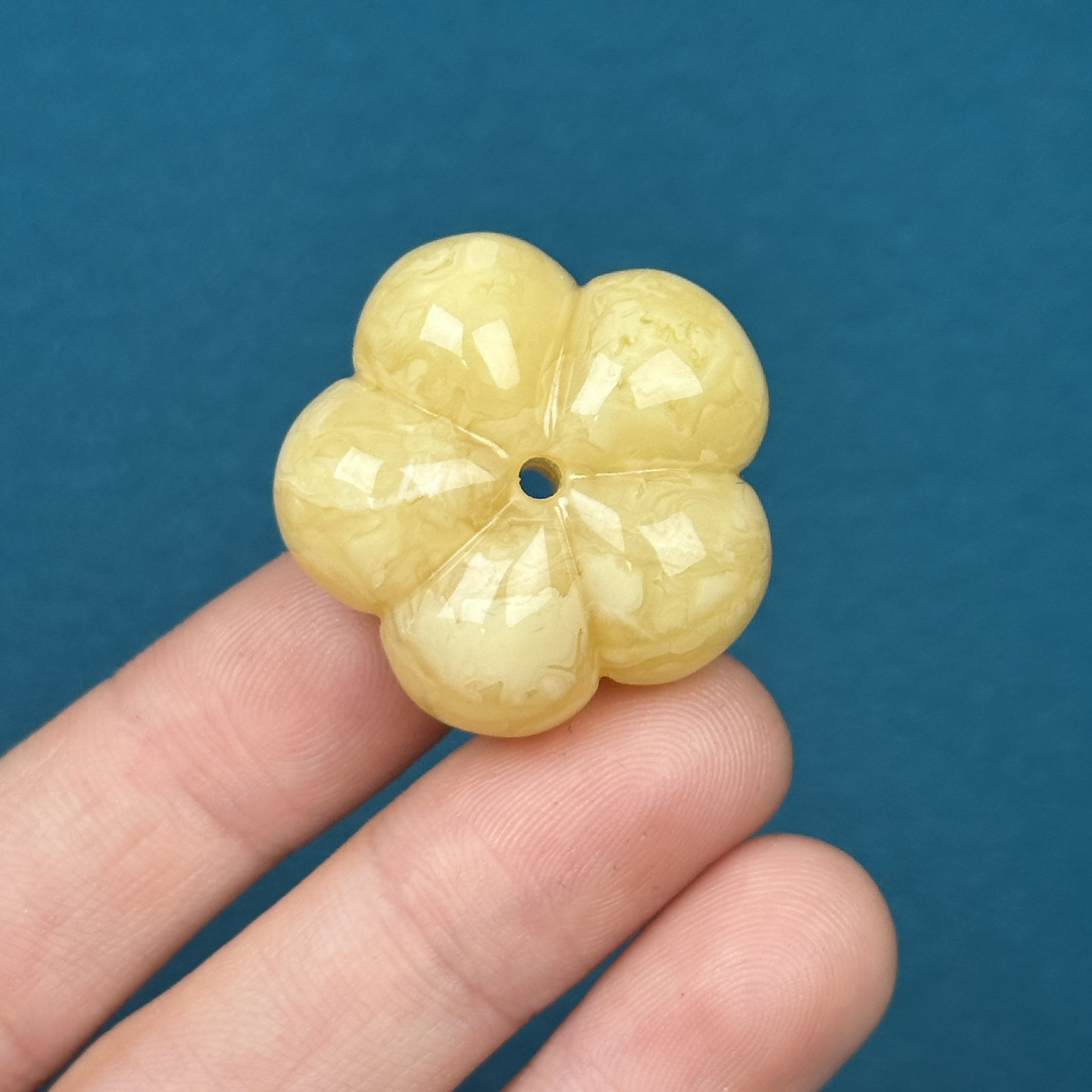 K2000天然原矿蜜蜡 浓蜡五瓣花 27.5*14.2mm支持复检假一罚十