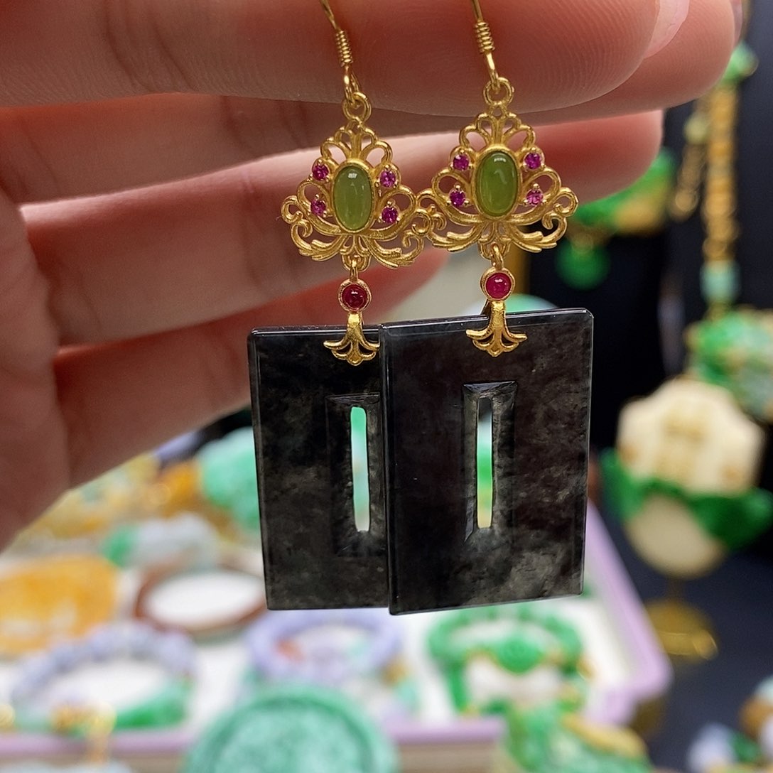 翡翠耳饰未镶嵌天然