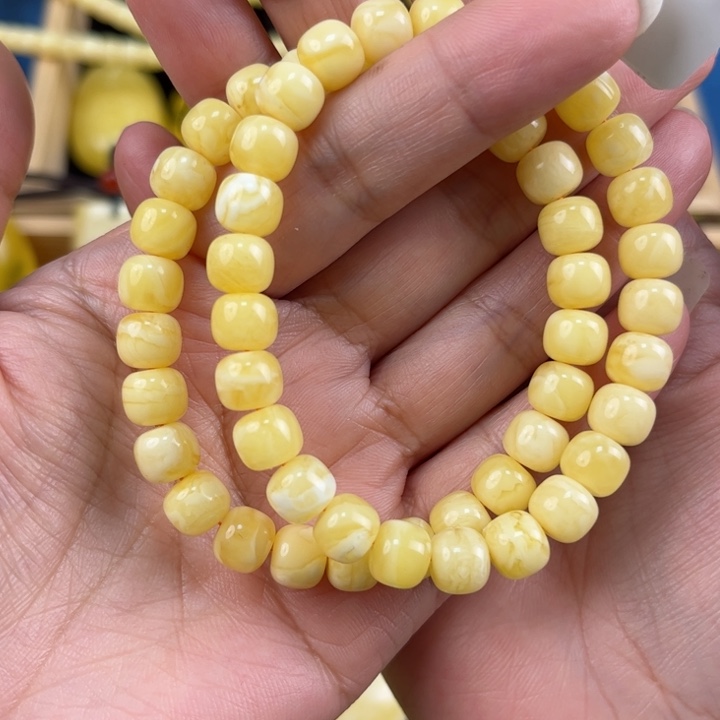 琥珀珠宝奇石未镶嵌琥珀，多样性发其一