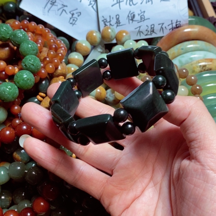 岫岩河磨玉（透闪石质玉）手链未镶嵌