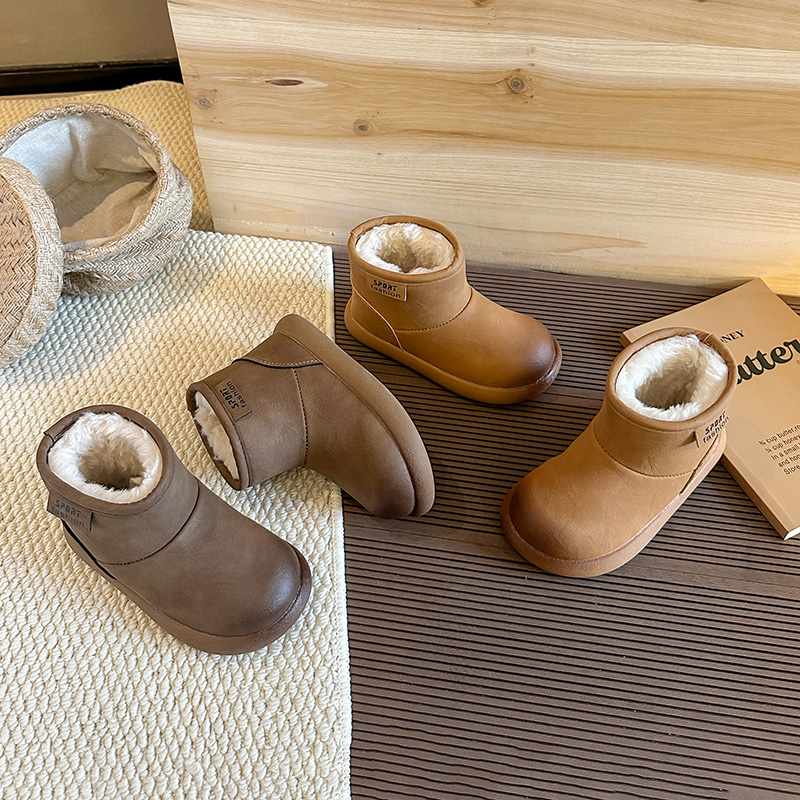 冬季新款加厚防水宝宝丑萌加绒雪地靴女童平底男童短筒皮面靴子