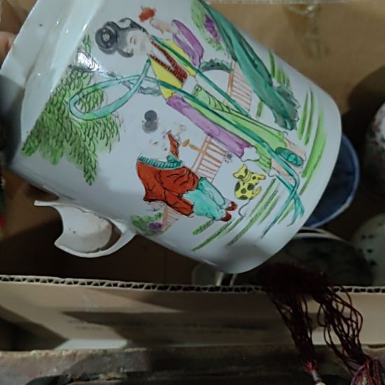 沐***。陶瓷精美摆件（不退换，微瑕疵）