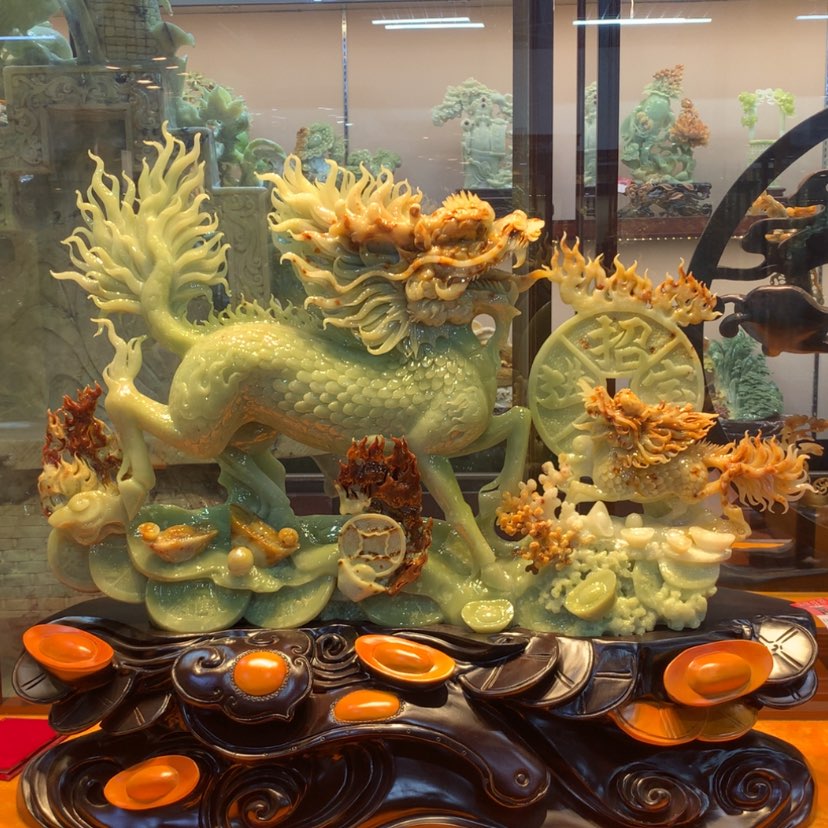 【闪购商品】蛇纹石玉未镶嵌摆件覆膜