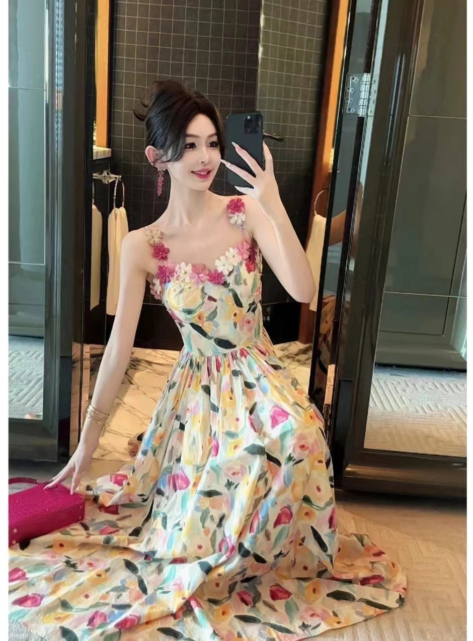 多巴胺度假风立体花朵装饰油画吊带收腰连衣裙