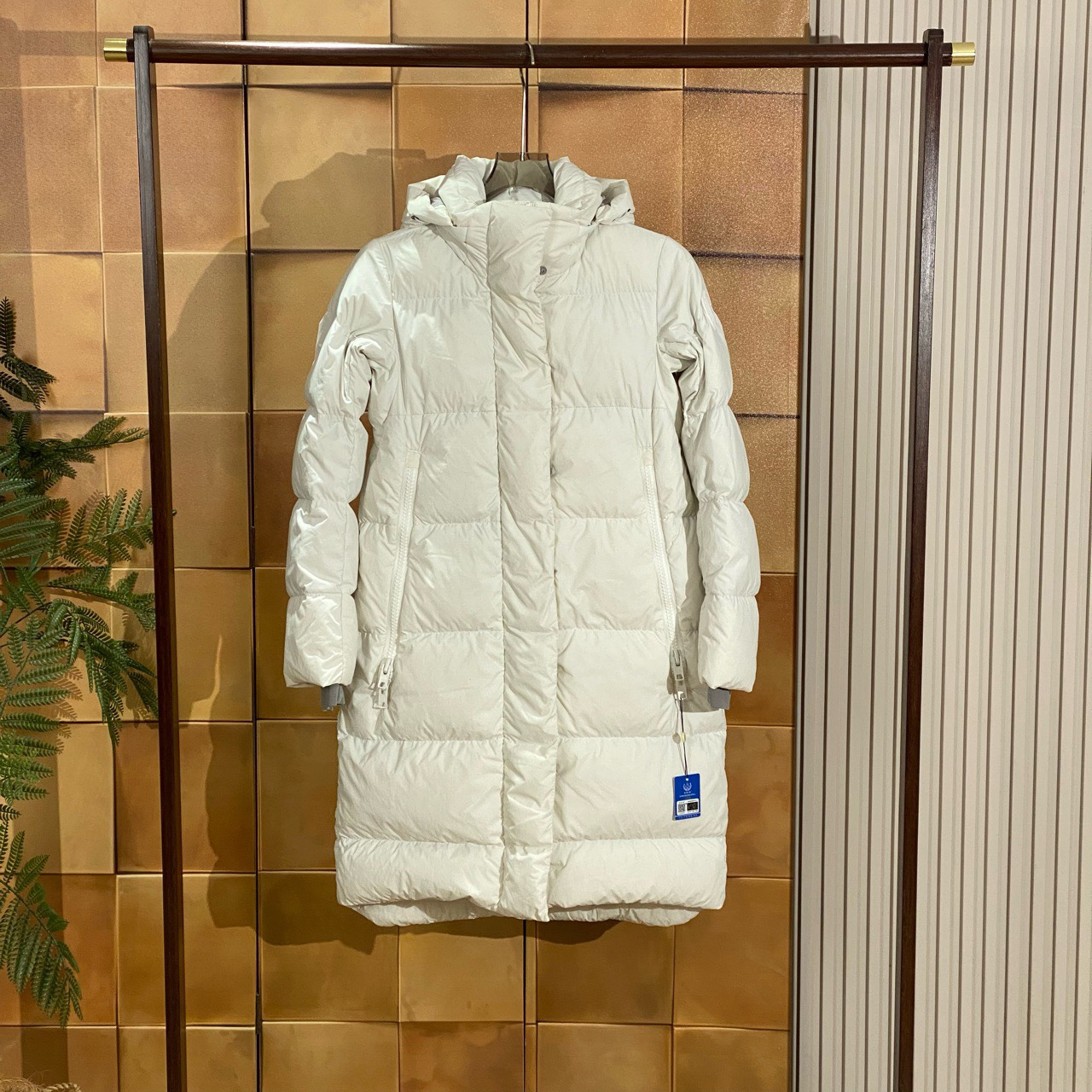 99新 CANADA GOOSE Pastels系列白色徽标长款羽绒服/xs码/27483