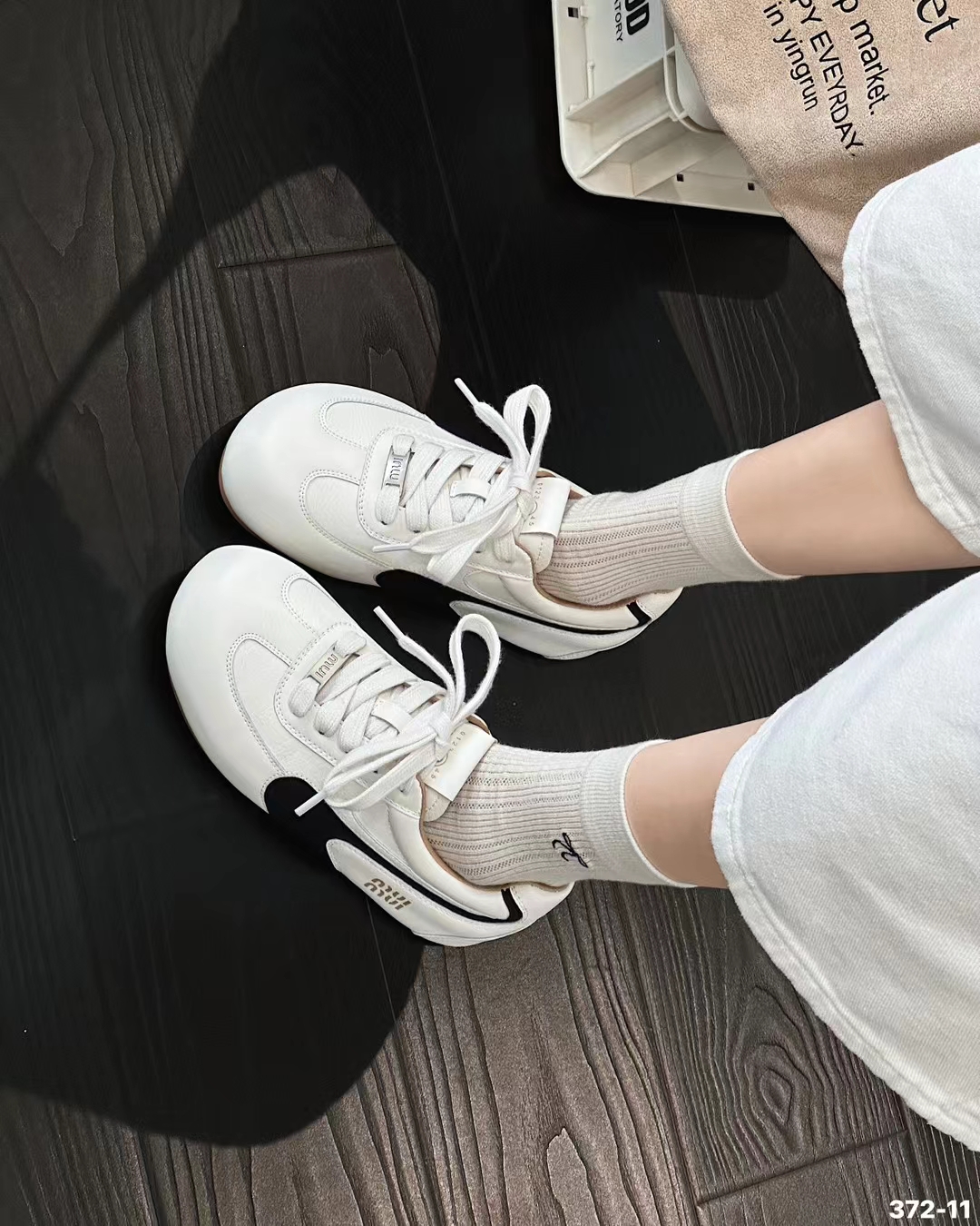 真皮小白鞋女2025年春季新款系带圆头轻便百搭女鞋休闲运动板鞋子