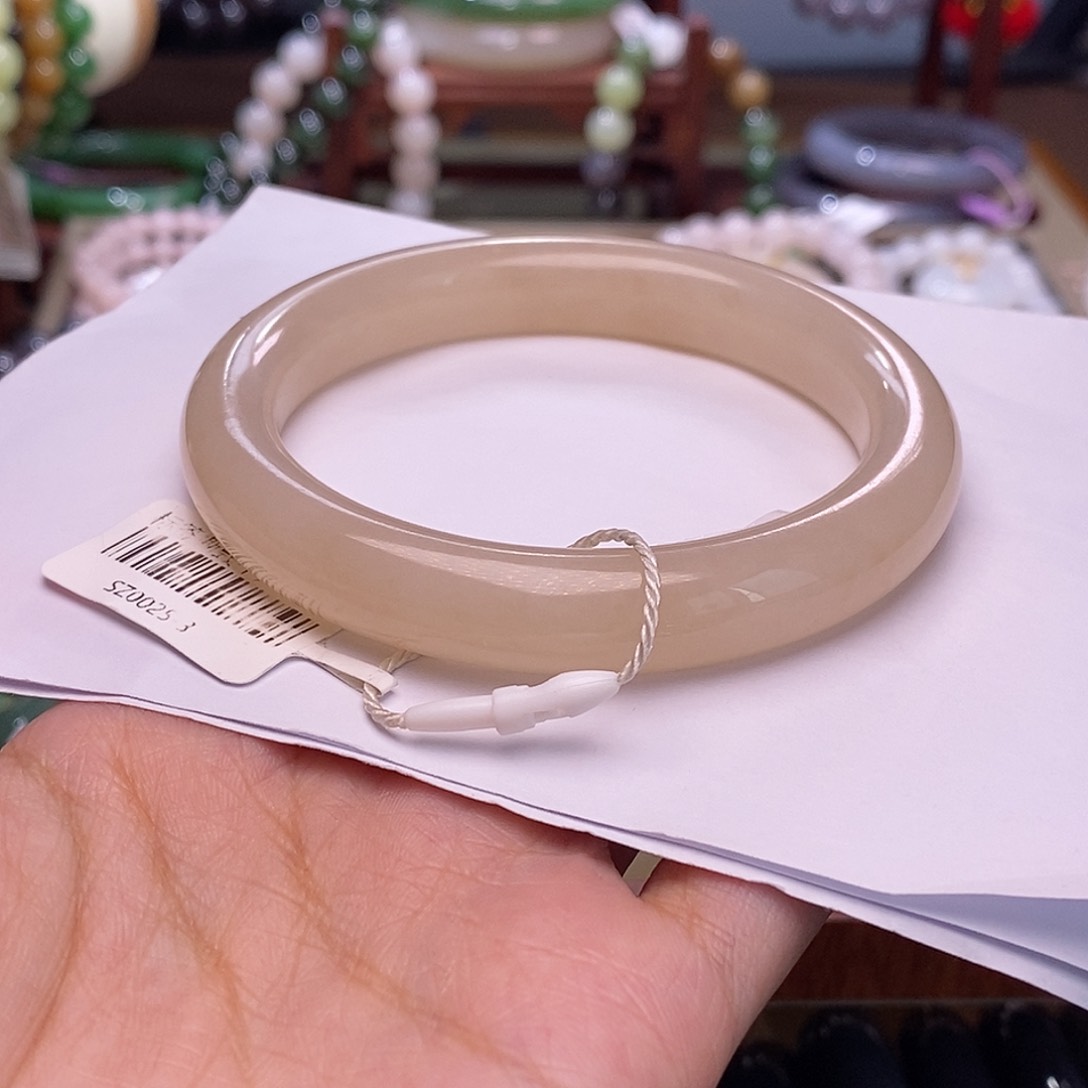 和田玉未镶嵌58.5毕业级红藕粉脂膏级手镯艳