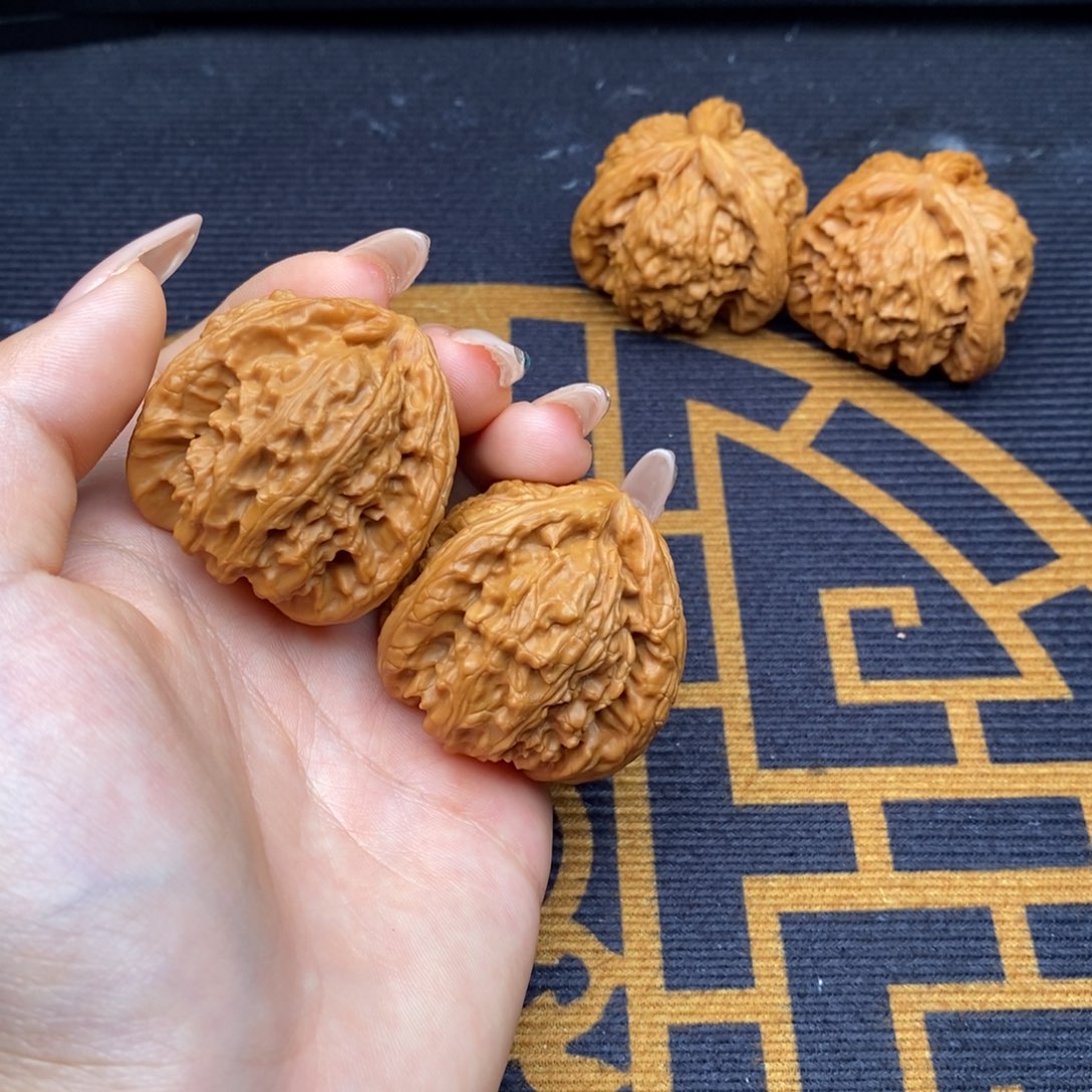 7***6文玩核桃吊坠白狮子