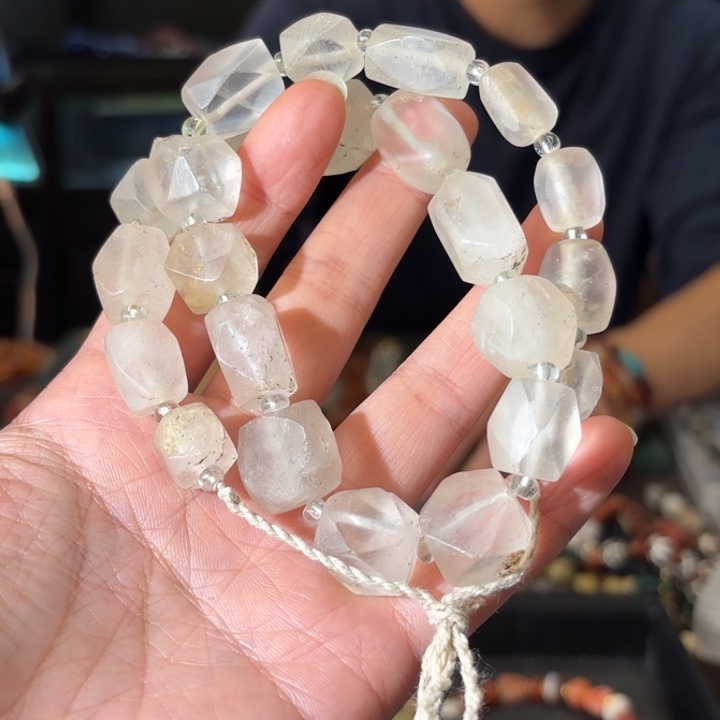 颈饰水晶未镶嵌水晶