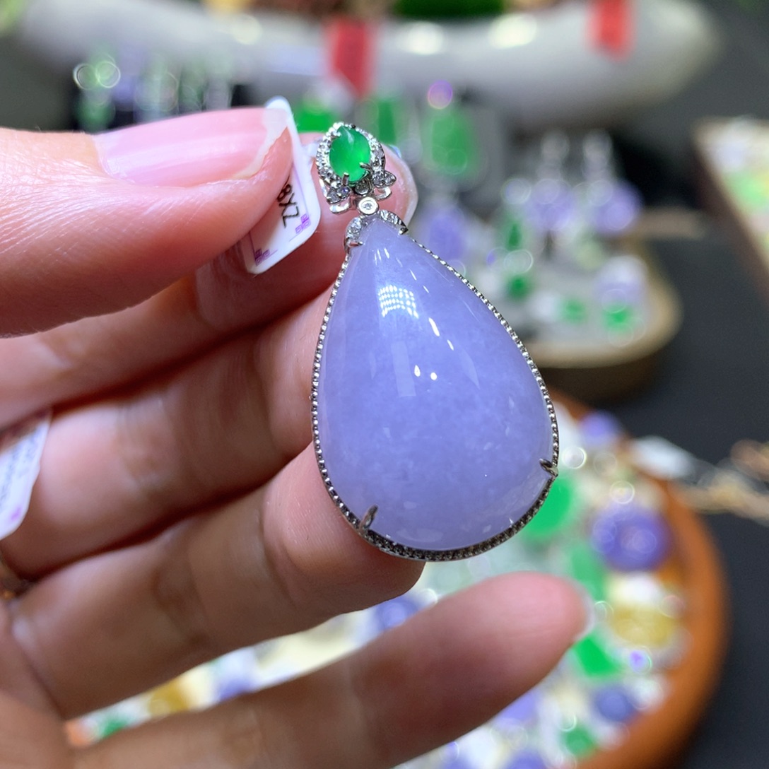 【闪购商品】翡翠颈饰18K金镶嵌翡翠吊坠项链