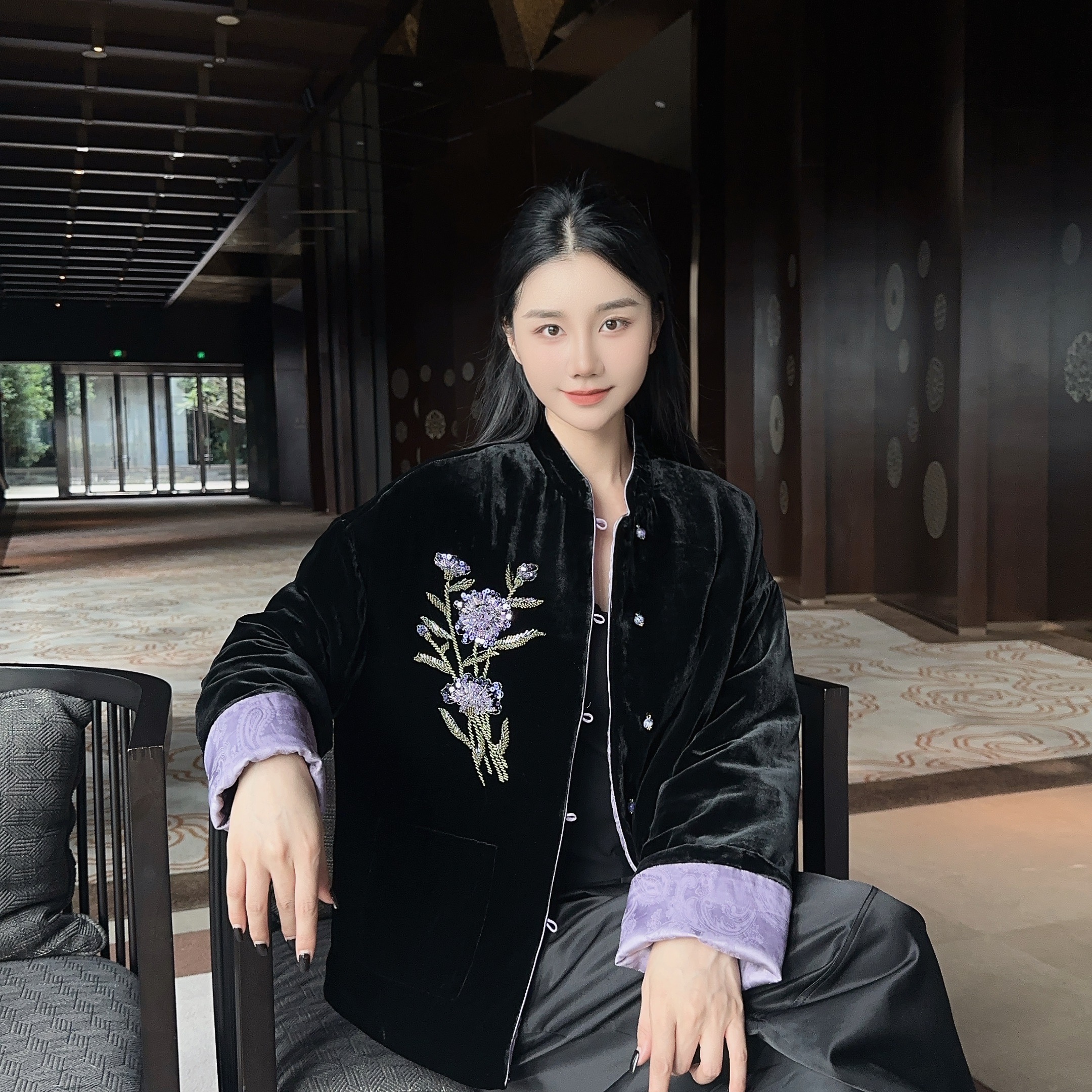 Betty Bairn【杳霭流玉】新中式桑蚕丝丝绒重工刺绣钉珠棉服A6051