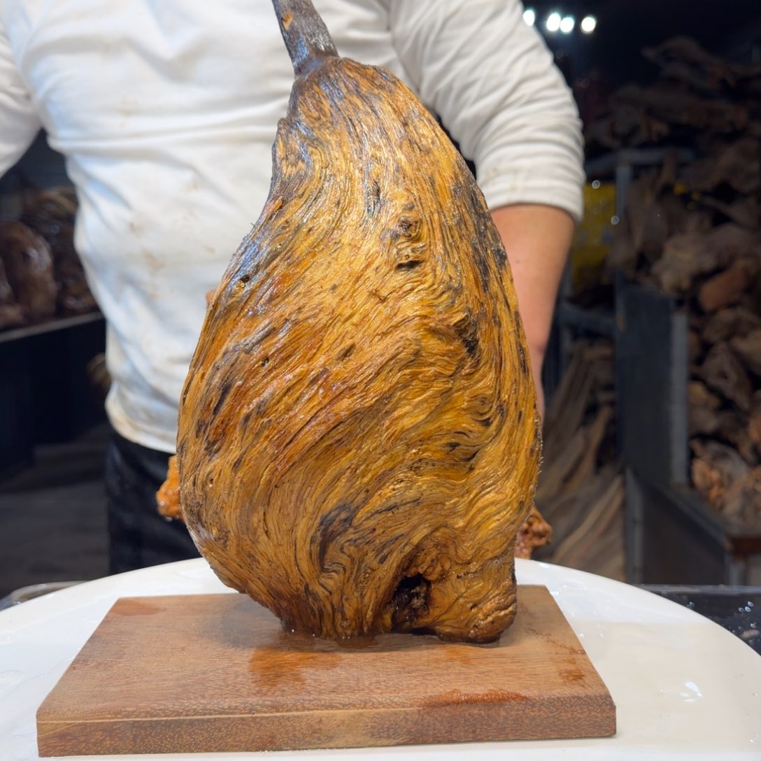 山***哥木王一刀琥珀木摆件191
