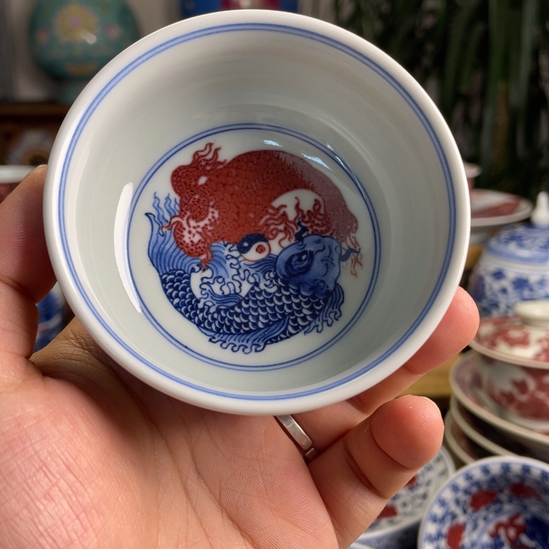 釉里红八卦鱼杯子