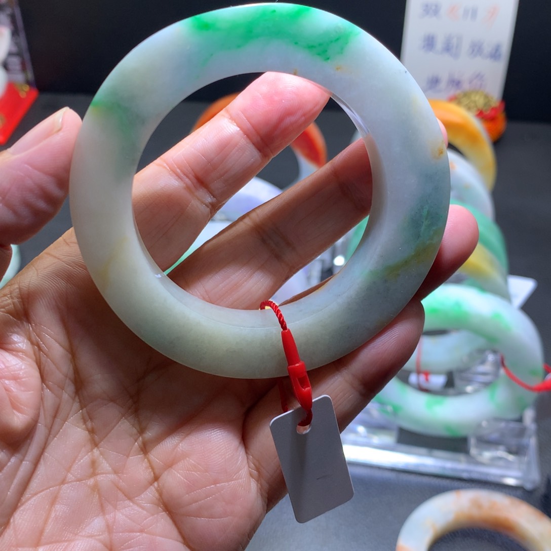 未镶嵌翡翠手镯定制翡翠L**y