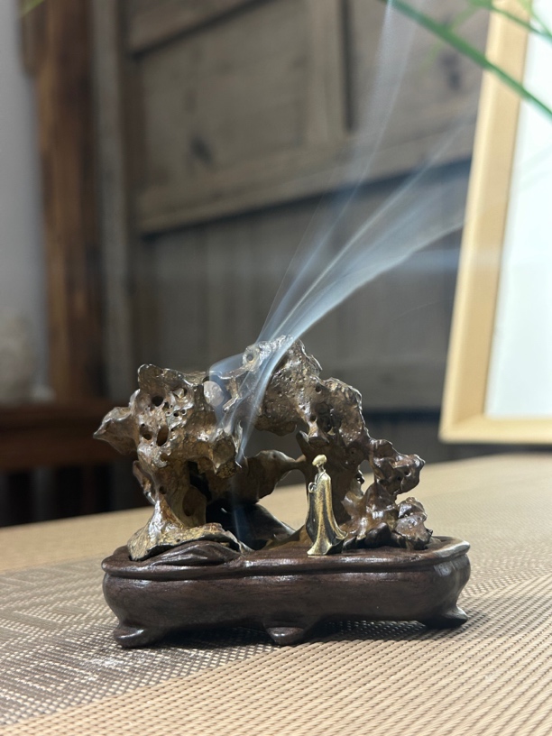 太湖水石 香炉 云窟