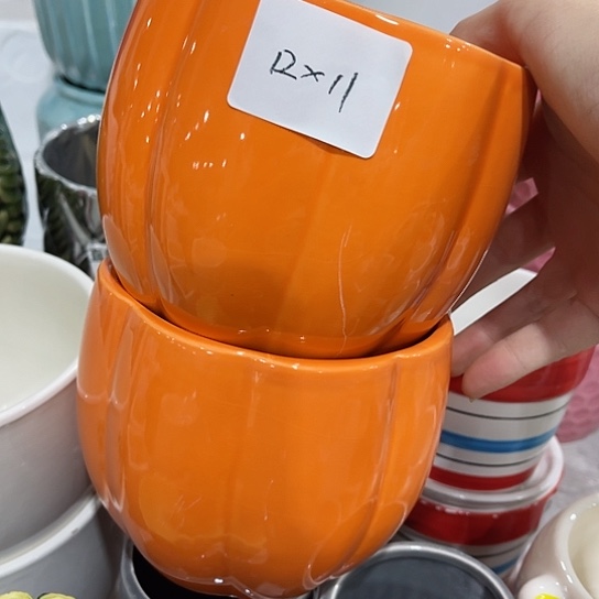 多肉绿植陶瓷花盆9.9包邮，有孔