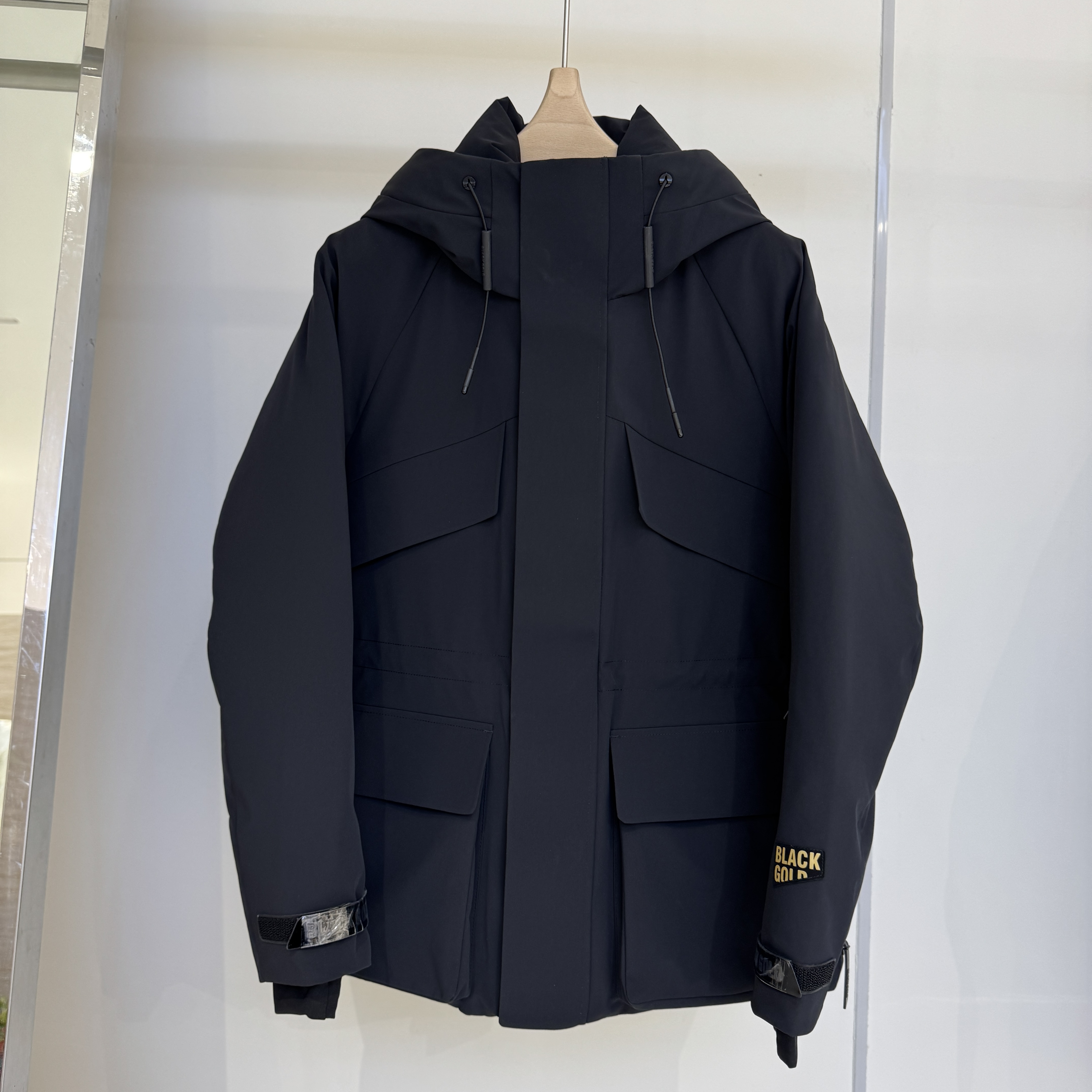 【索侖莎】衣长65 明星同款滑雪户外时尚石墨烯黑金鹅绒服4056