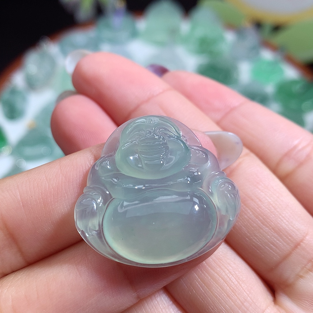 翡翠未镶嵌颈饰佛公