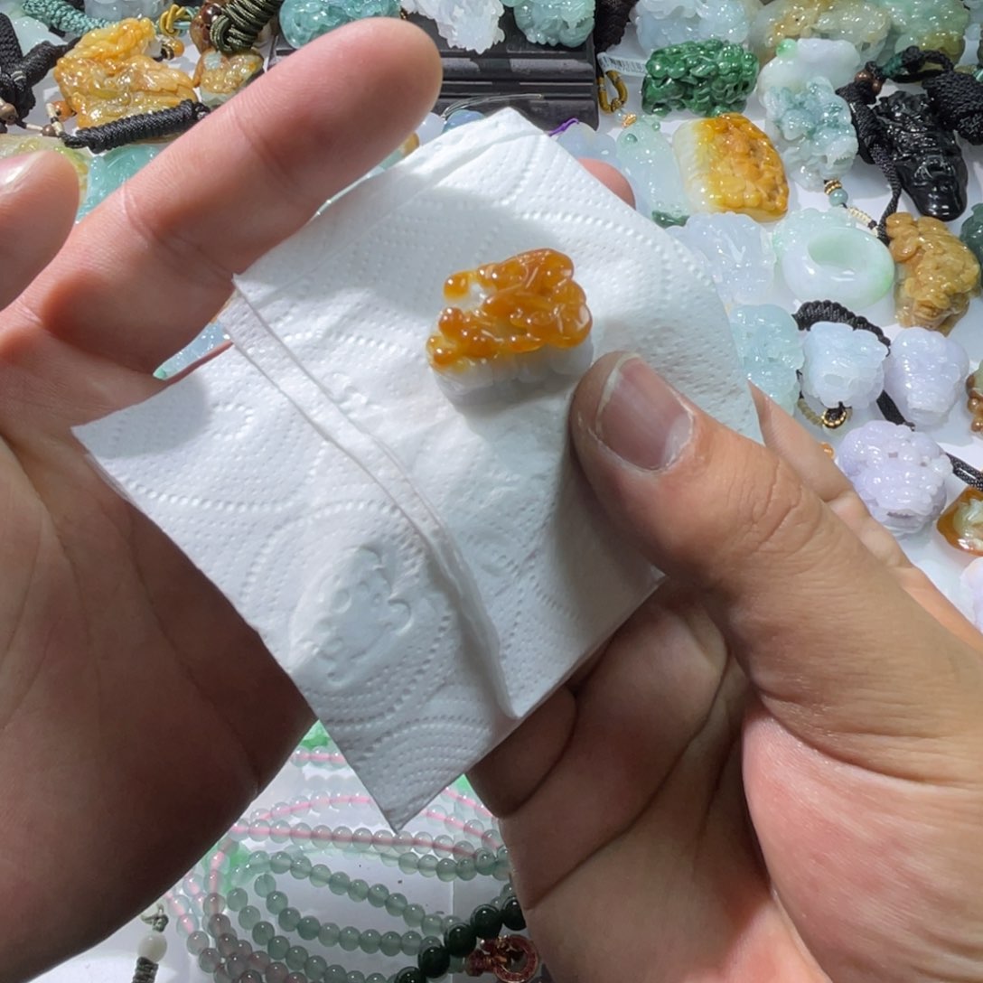 翡翠颈饰未镶嵌天然