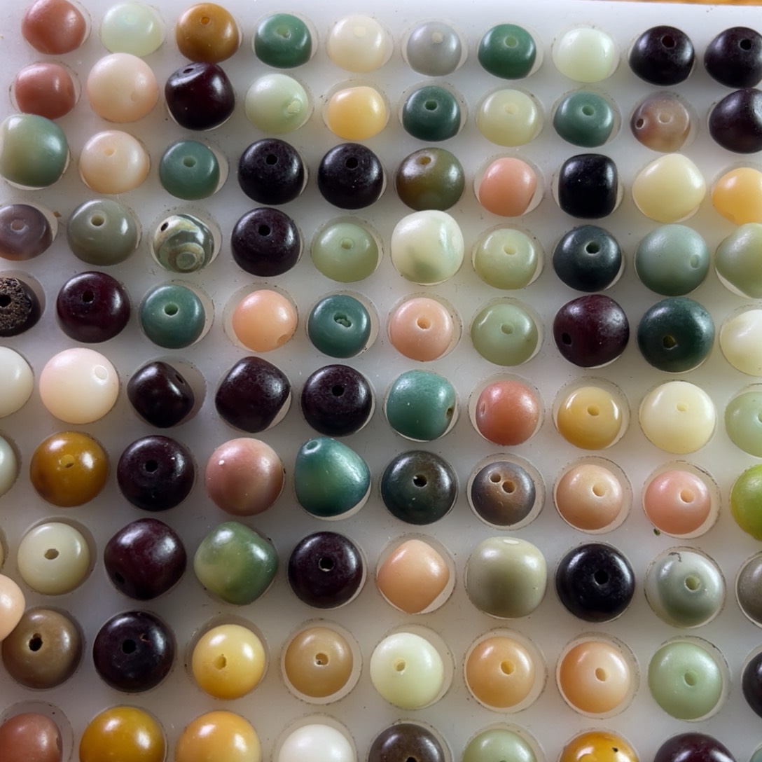 吊坠白玉菩提瑕疵11彩色混珠300颗