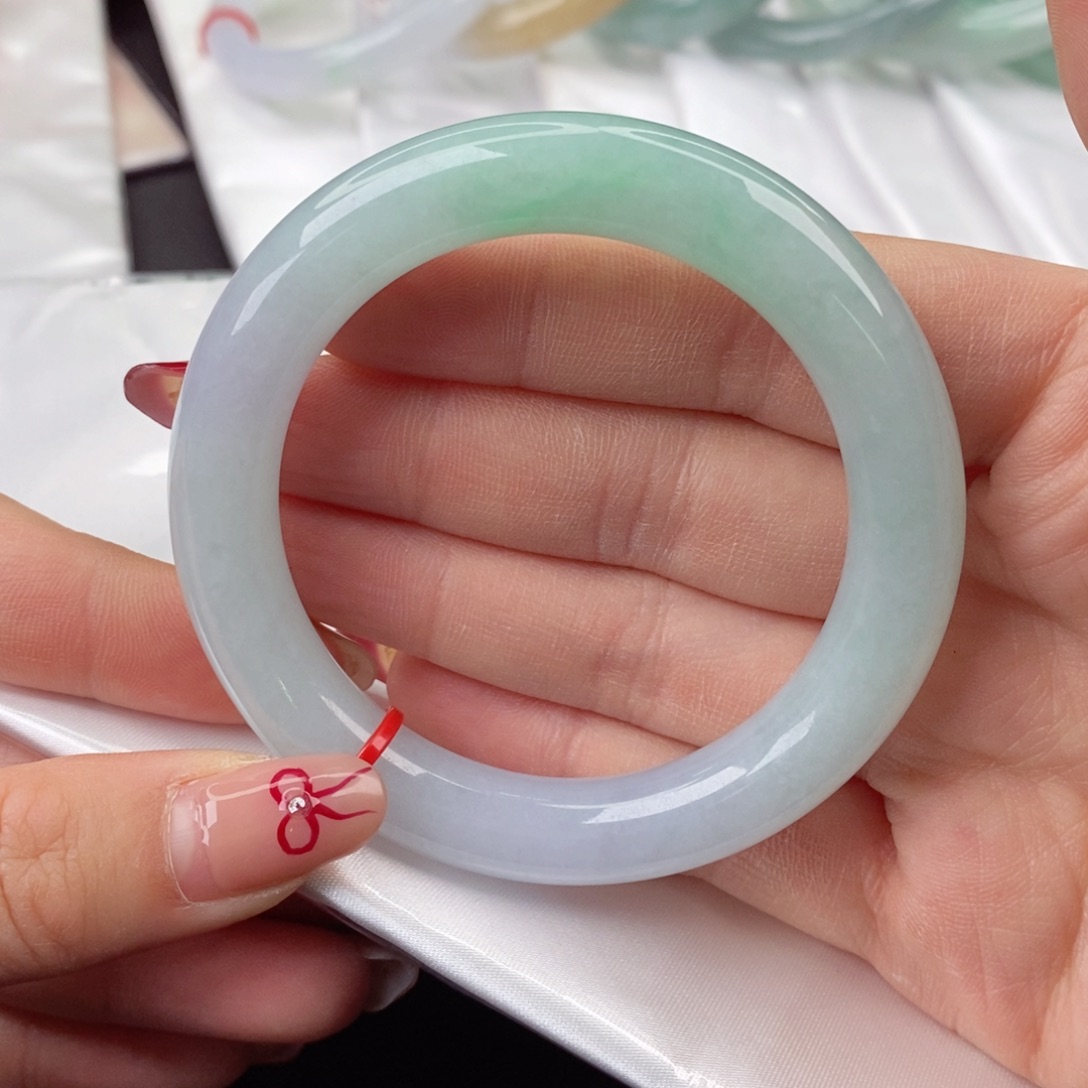 翡翠手镯未镶嵌54圆条