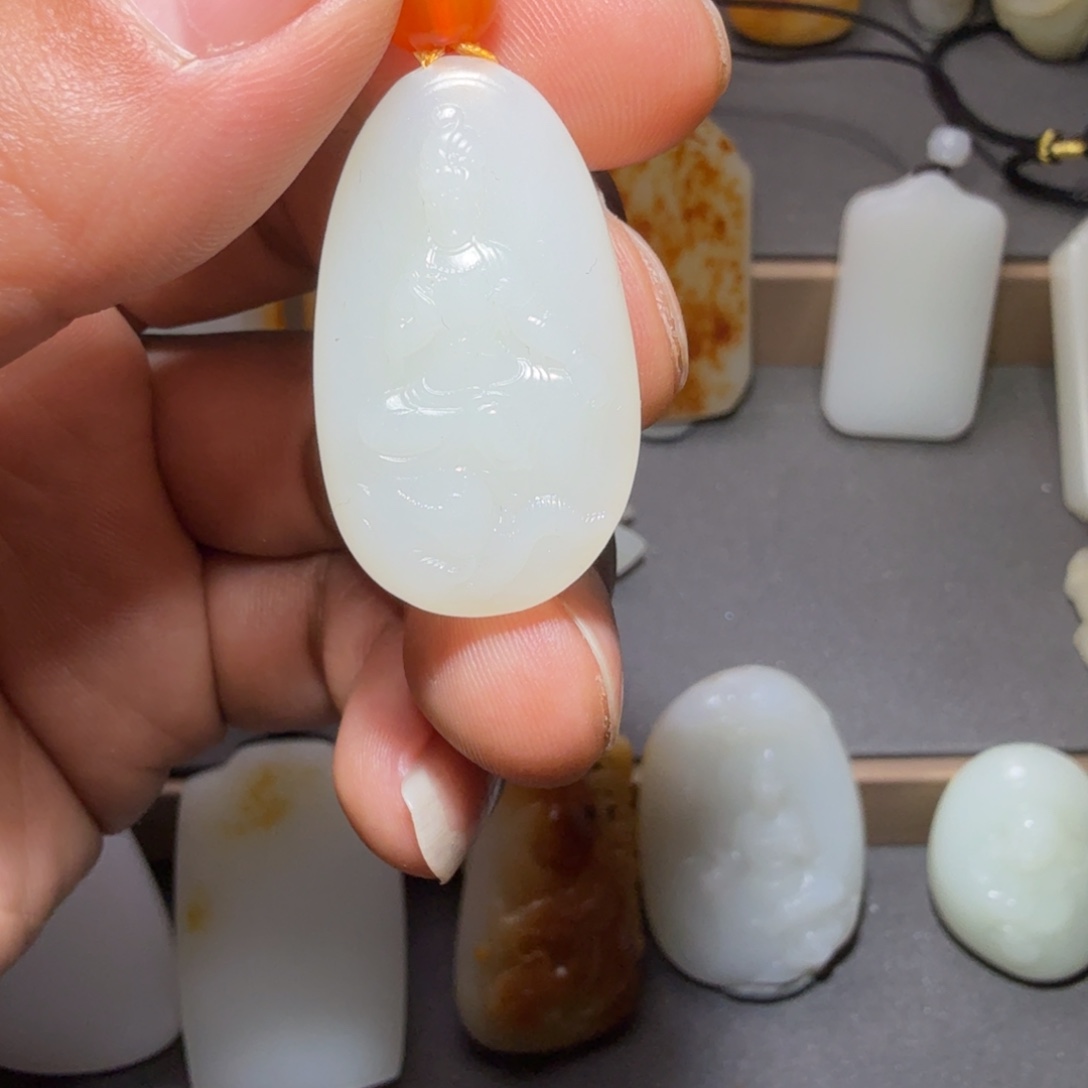 和田玉未镶嵌颈饰