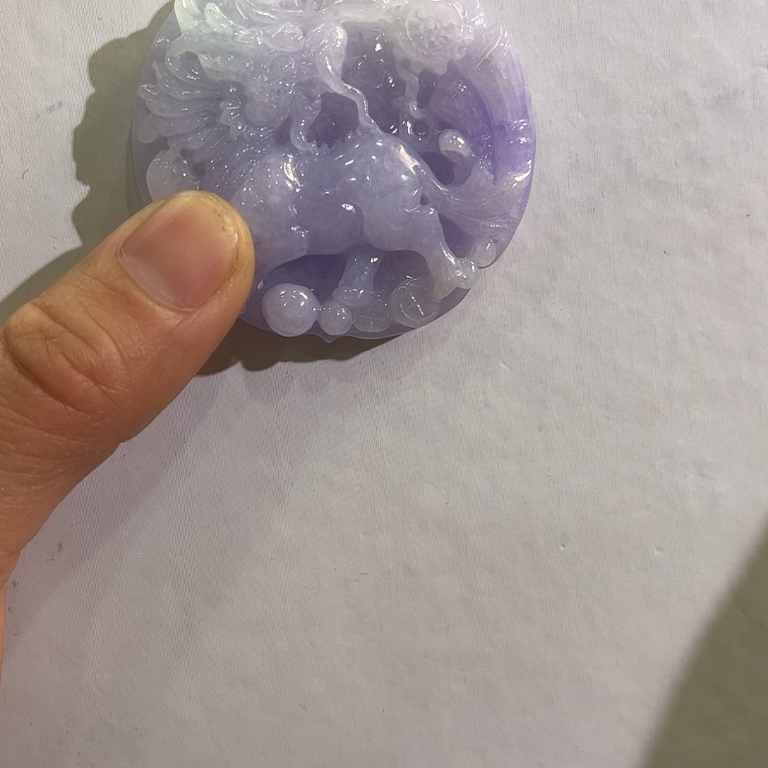 翡翠未镶嵌颈饰炸