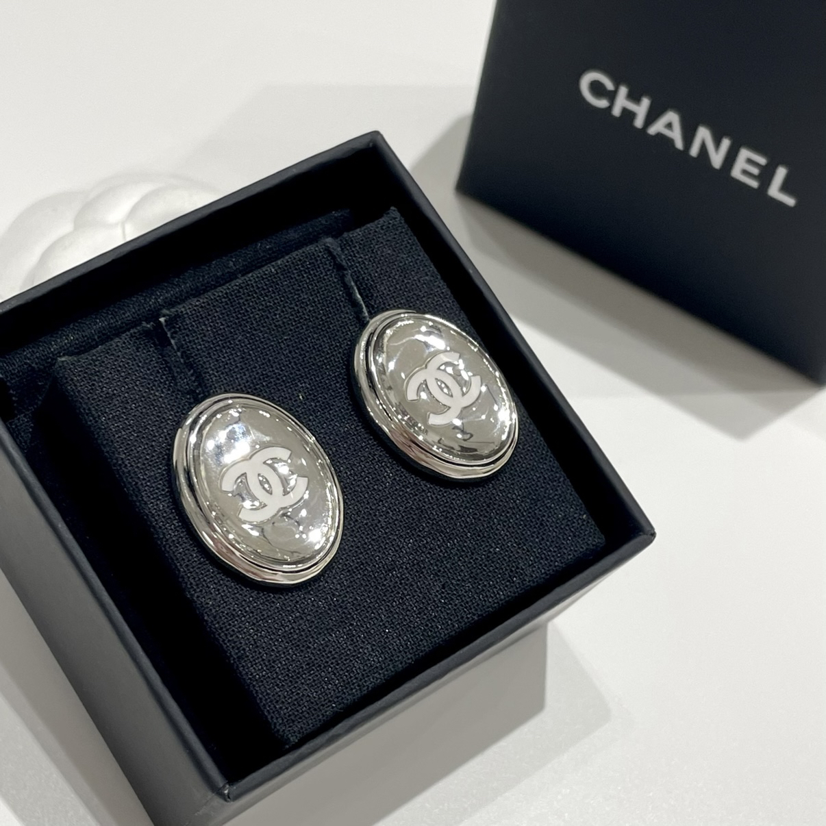 95新 Chanel/香奈儿 Chanel25s银色镜面款椭圆耳钉57778037
