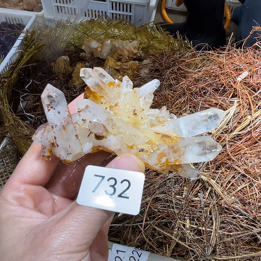 水晶摆件……未镶嵌