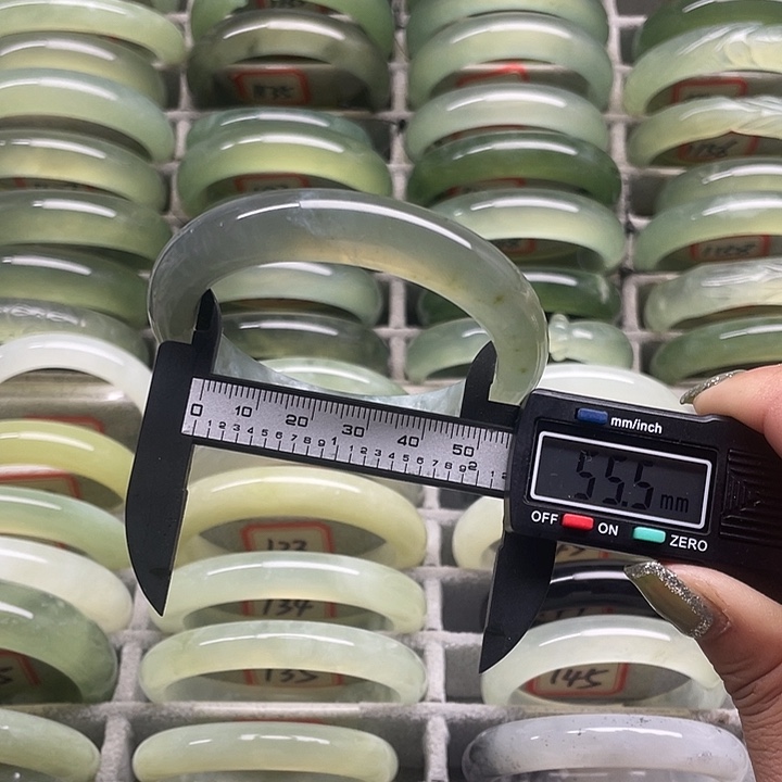 蛇纹石玉未镶嵌手镯157