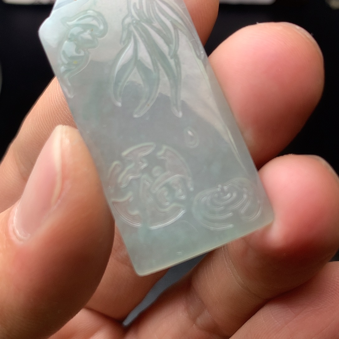 翡翠未镶嵌颈饰翡翠首饰和翡翠珠宝