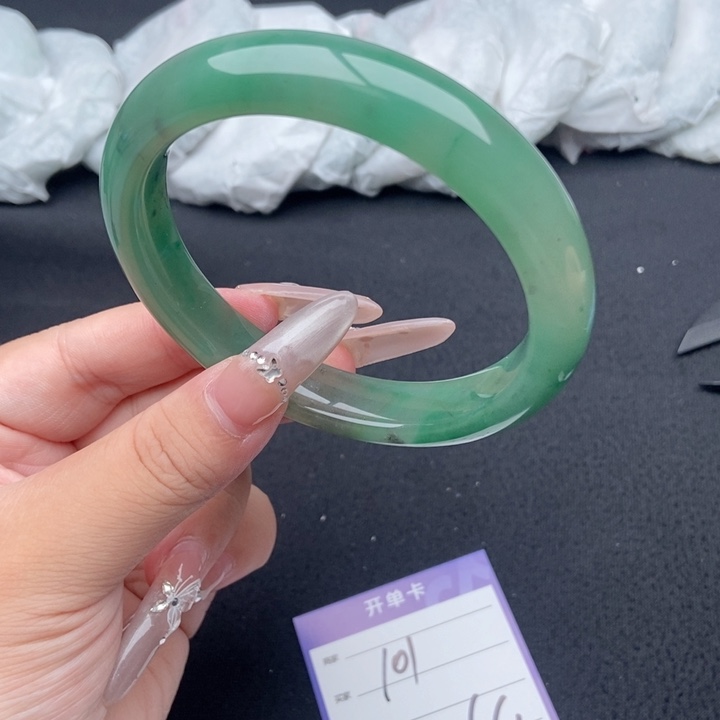 石英质玉（非洲翠）手镯未镶嵌101