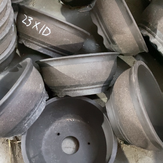 紫砂花盆100-7。       23-10