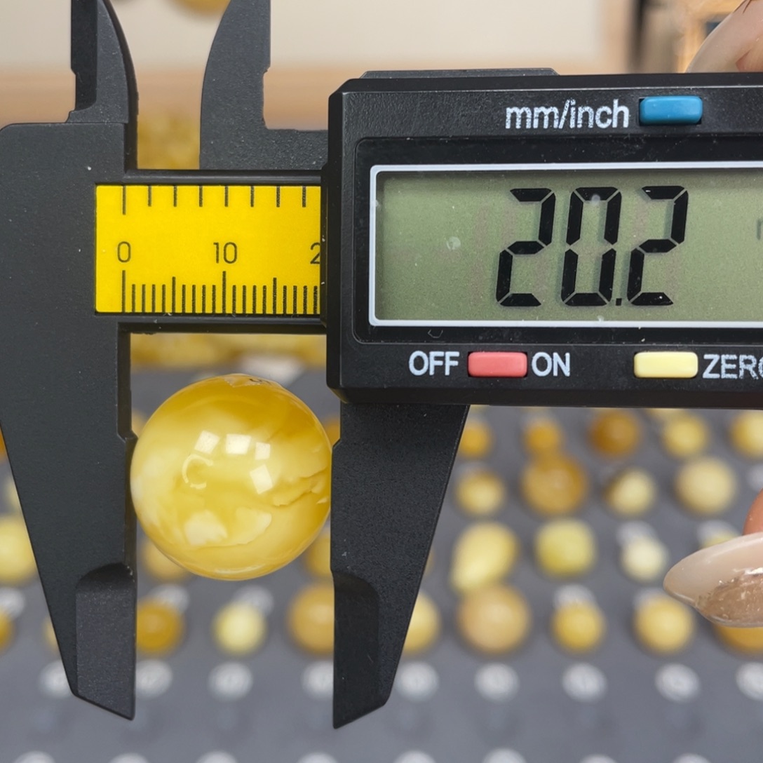 长*** 琥珀未镶嵌裸石125