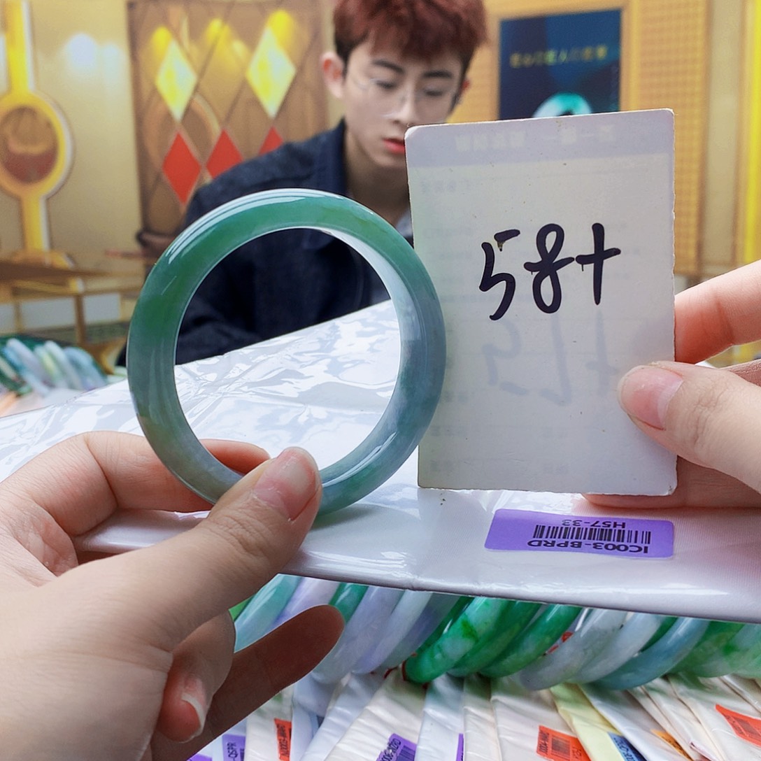 翡翠未镶嵌手镯000……