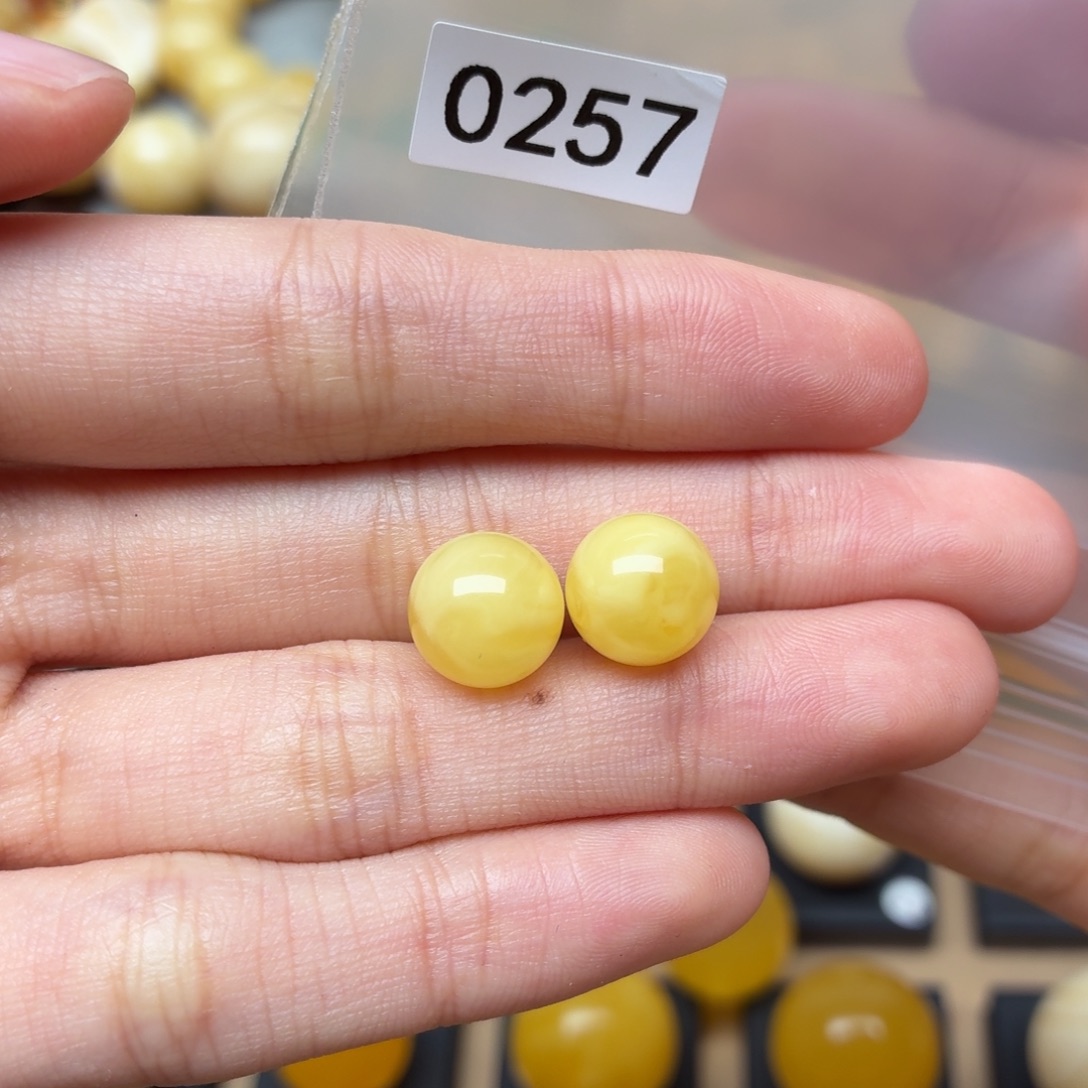 肉****琥珀未镶嵌裸石蜜蜡