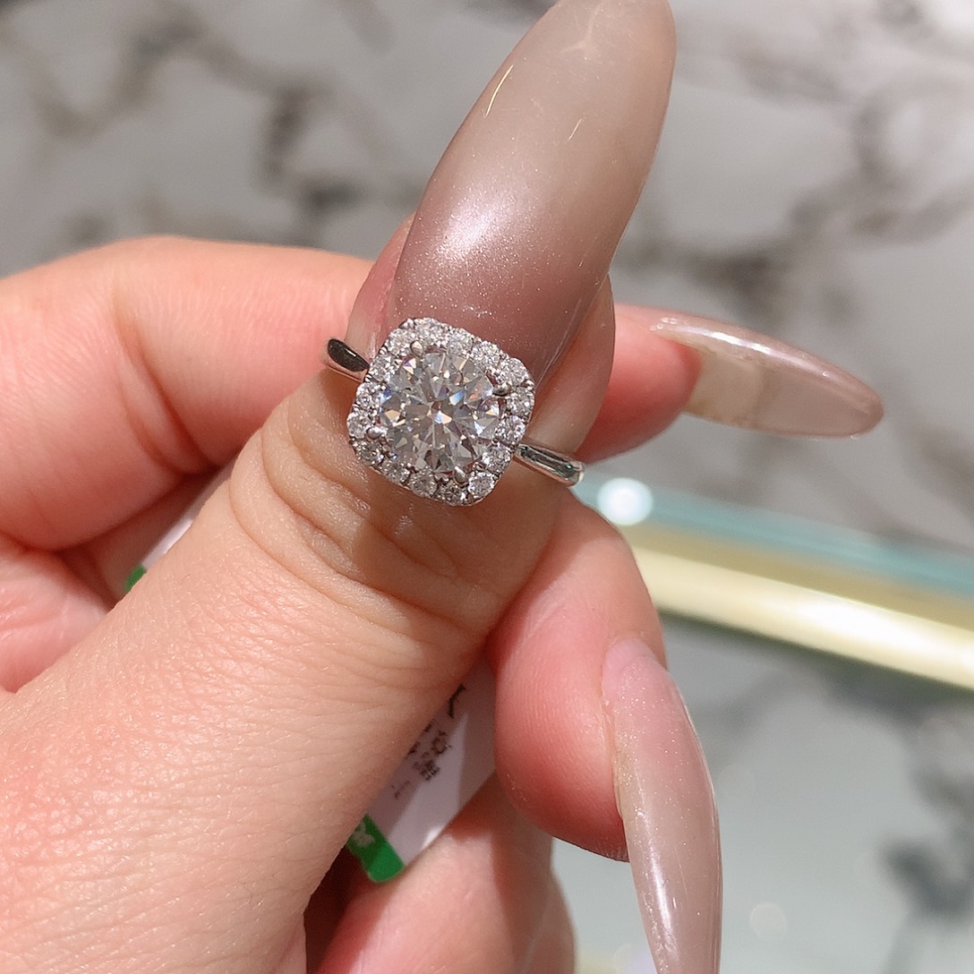 实验室培育钻石戒指/指环18K金镶嵌马**?国检 vvs