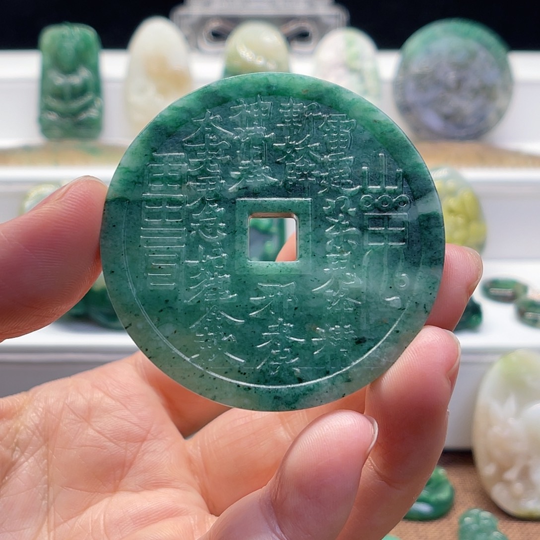 独山玉未镶嵌颈饰