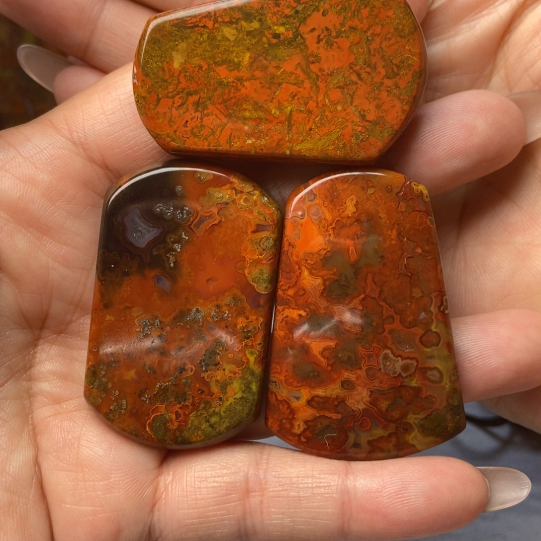 玛瑙/玉髓未镶嵌颈饰战国红