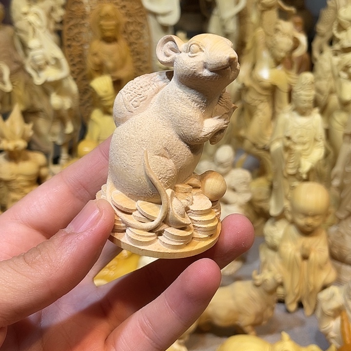 黄杨木小瑕疵老鼠