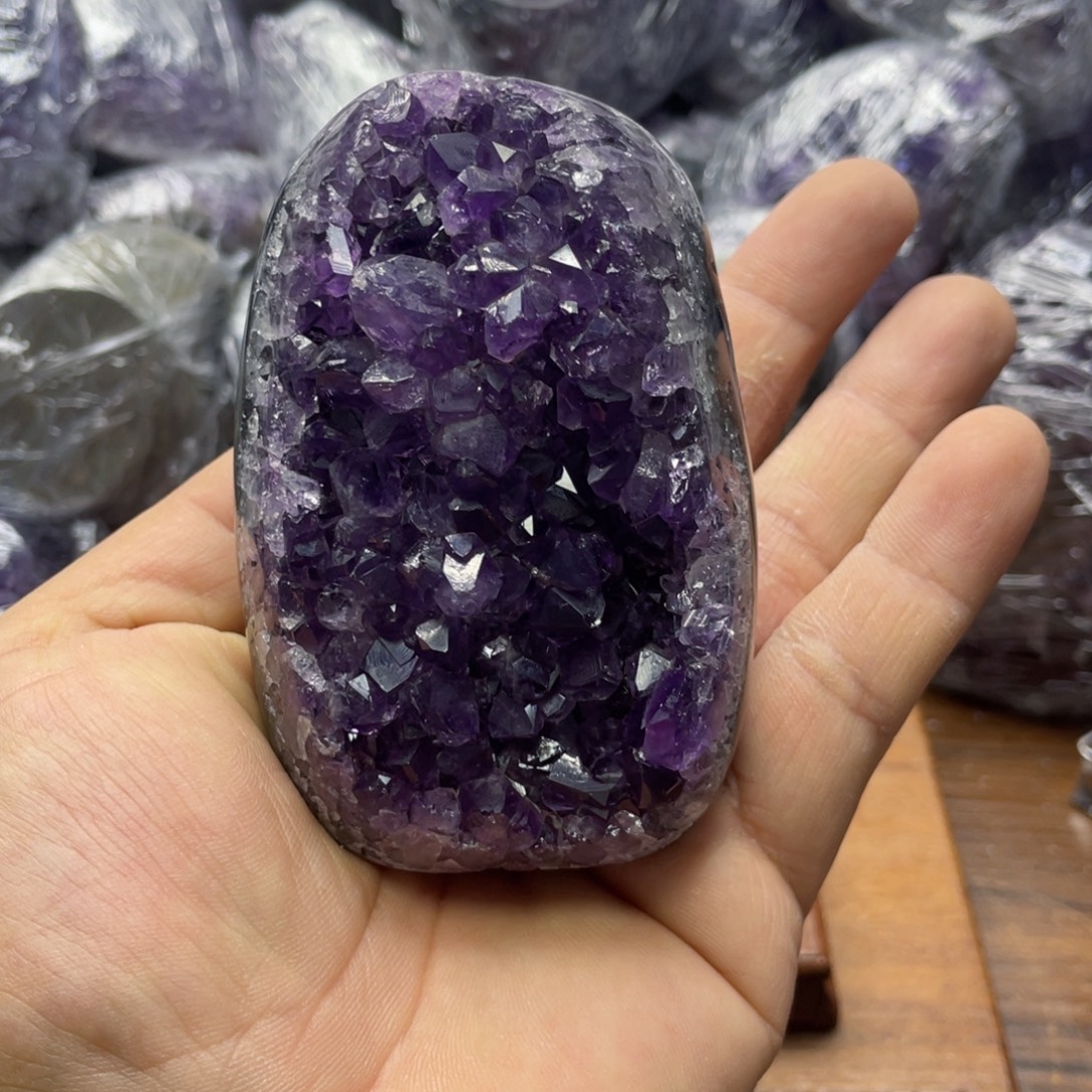 未镶嵌水晶大型摆件（非配饰）