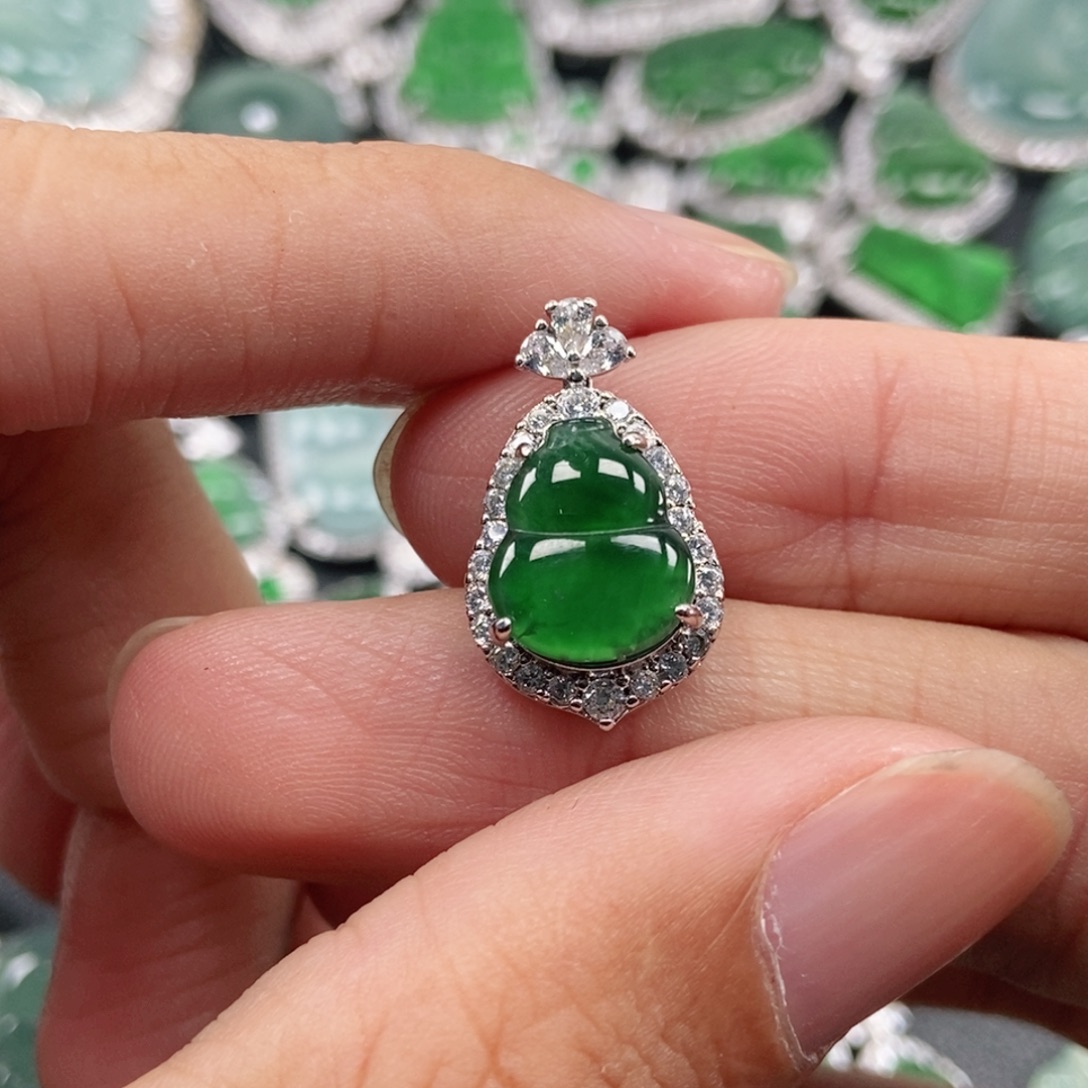 翡翠未镶嵌吊坠(不含链)