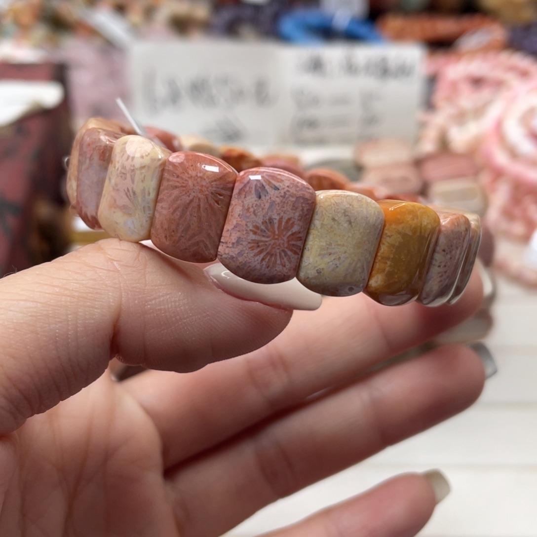 未镶嵌手链硅化玉?****光056