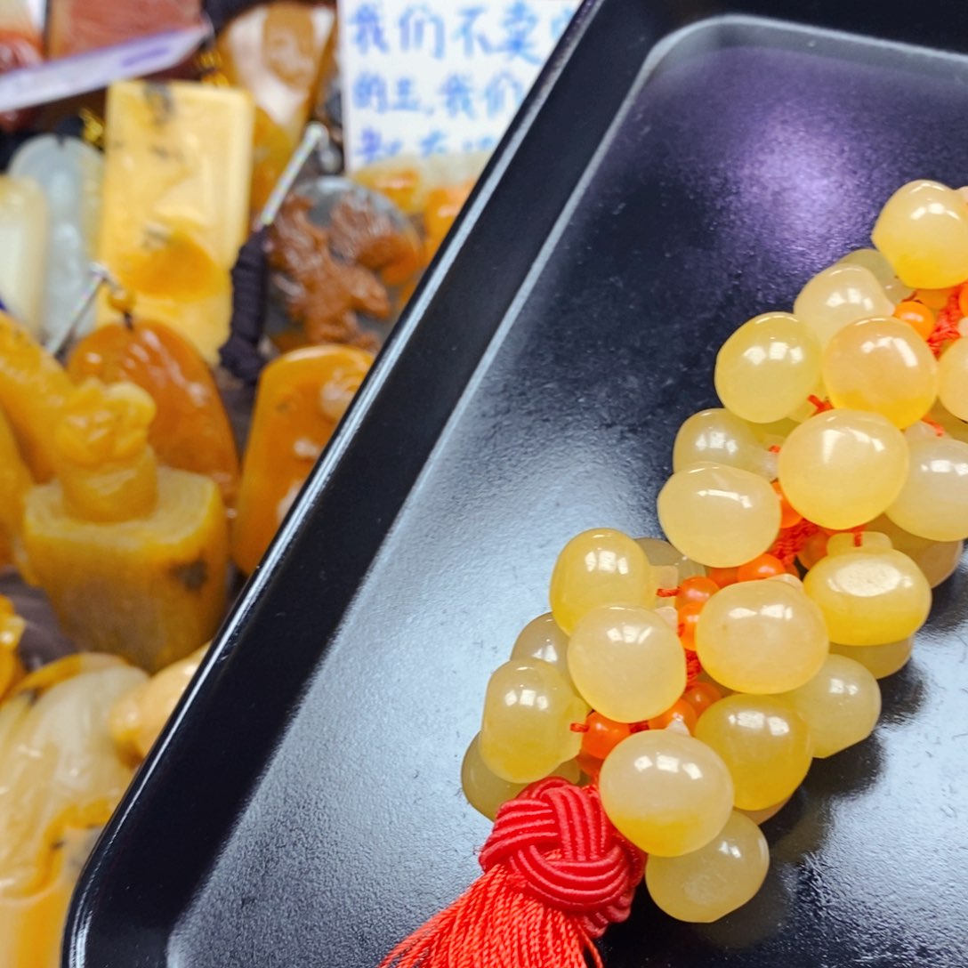 石英质玉未镶嵌颈饰