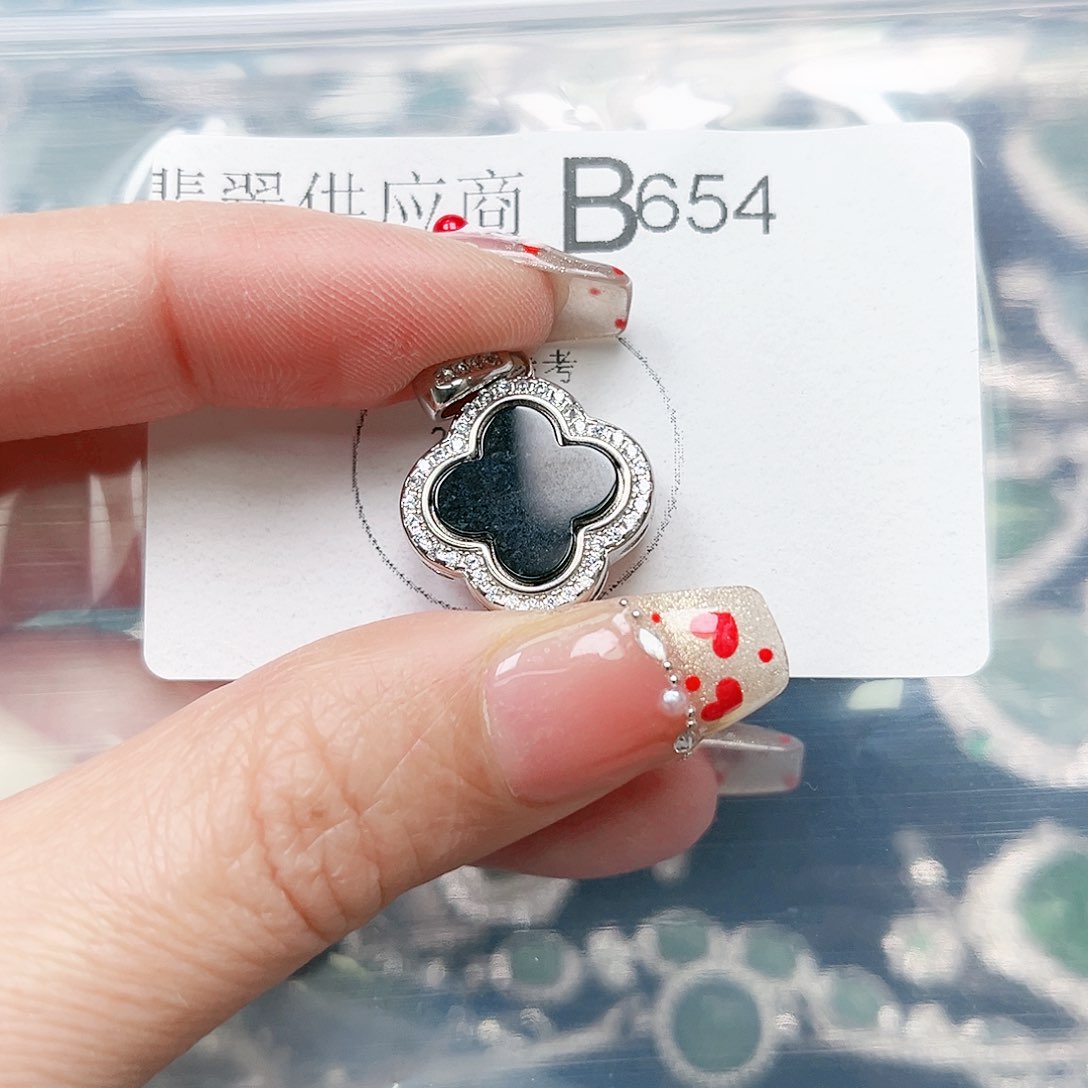 翡翠颈饰未镶嵌翡翠654