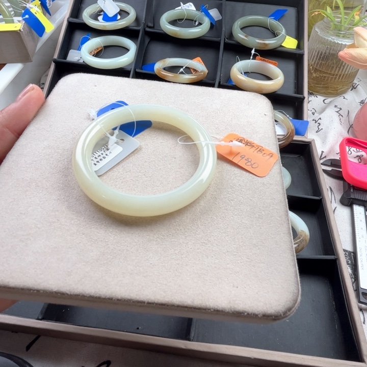 未镶嵌手镯和田玉玲珑美镯53